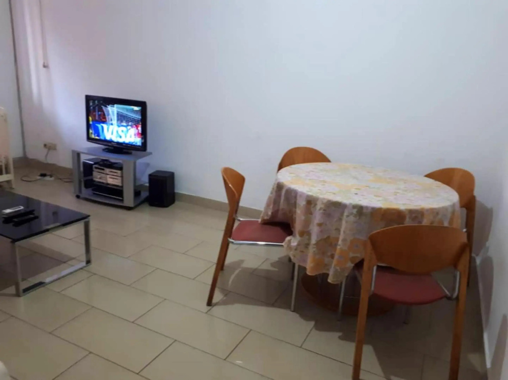 One bedroom appartement with balcony and wifi at Douala