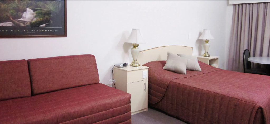 Crows Nest Motel