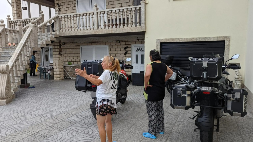 Room Villa Ribeiro pilgrims way to SANTIAGO bike a garage for Marinhas Esposende