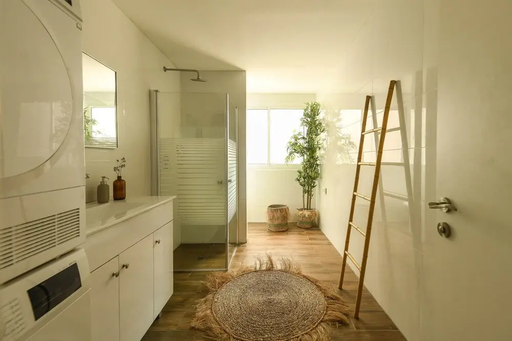 Prime location Sunny 3bedroom apartment