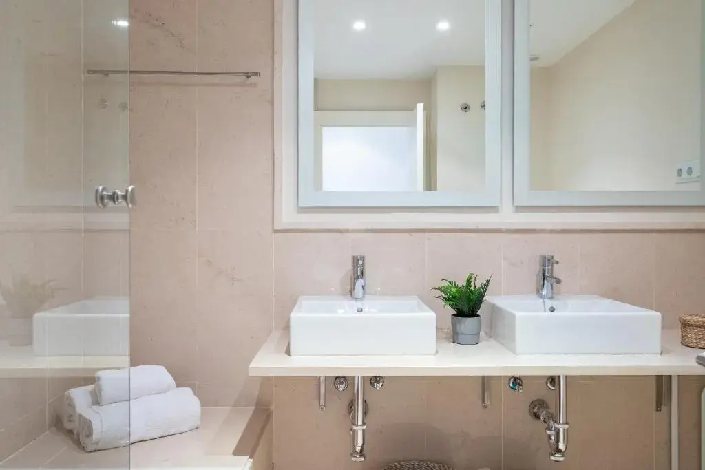 Hoyo 19 Luxury Apartment by GHR Rentals