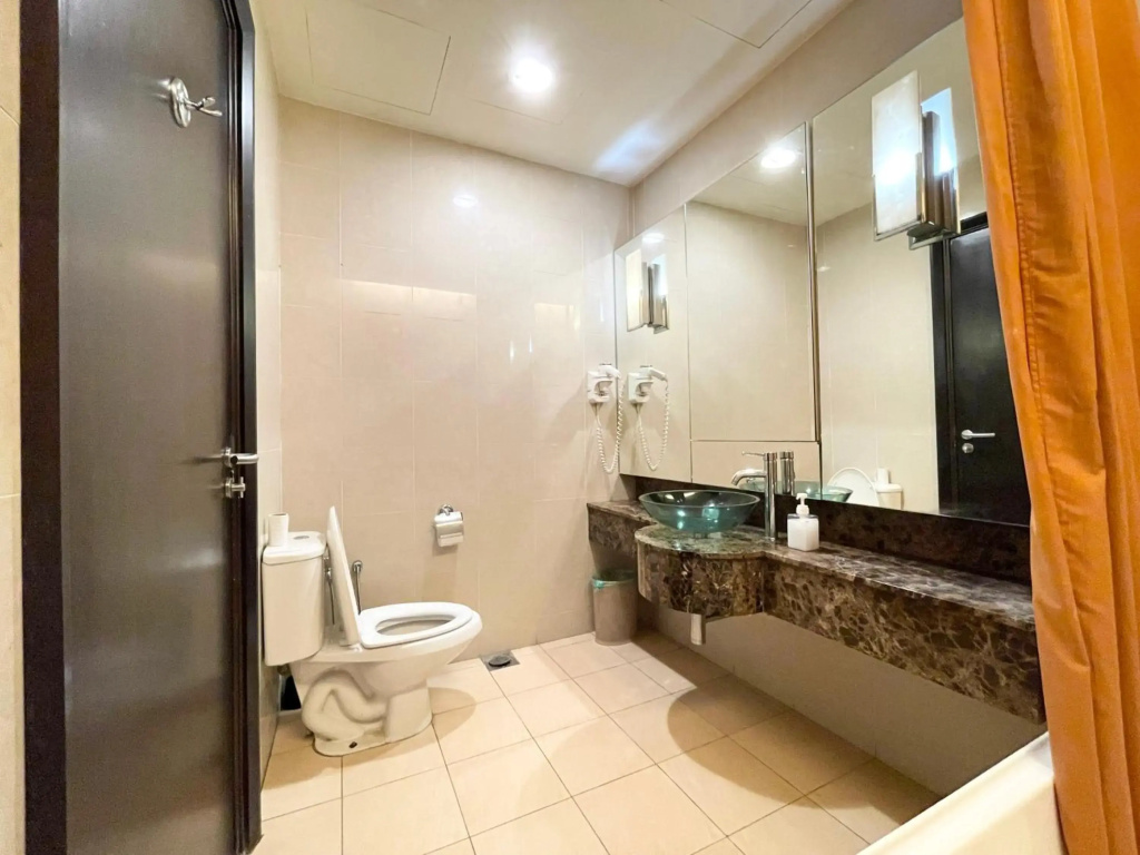 Sunway Resort Suites max 4 pax studio 1 mins walk to Sunway Pyramid