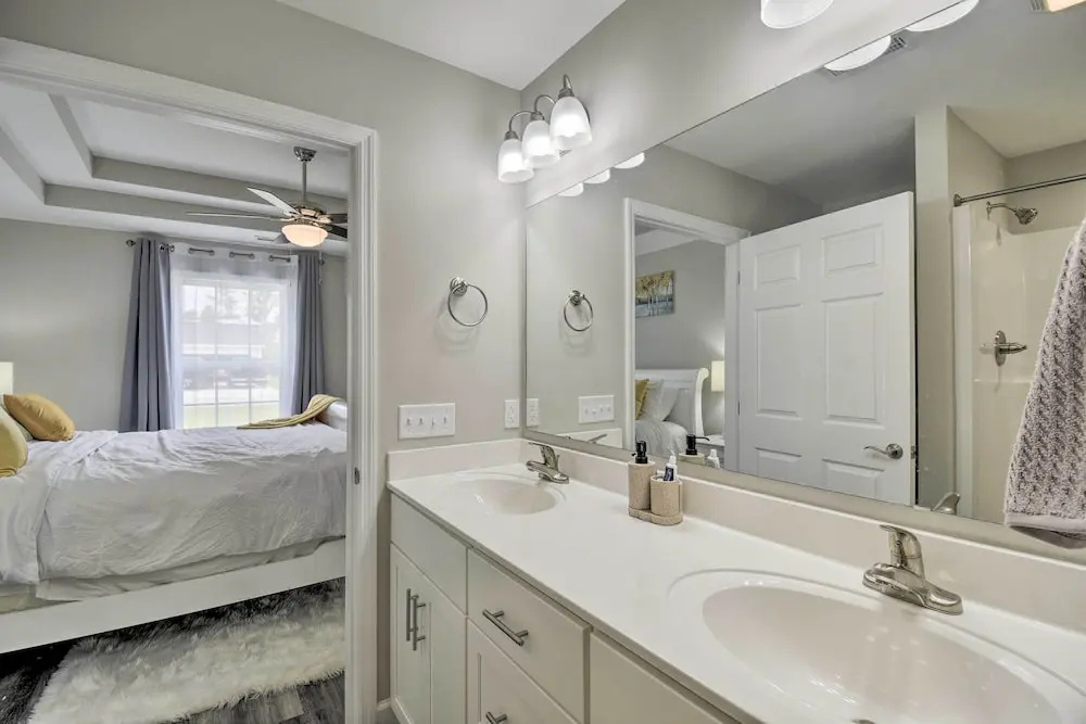 3 Mi to Golf: Loris Home w/ Big Private Yard!