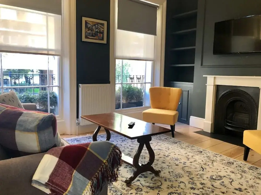 3 Beds Town House near Kings Cross by City Stay London