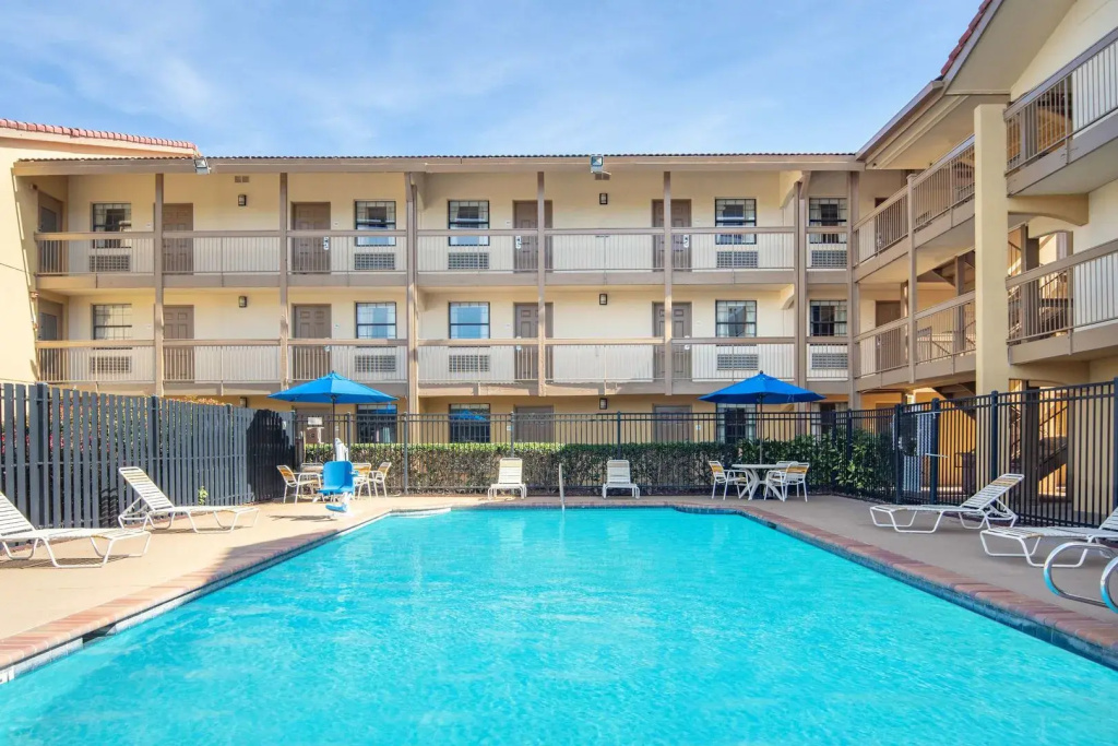 Budget Inn & Suite Atlanta Marietta Stadium