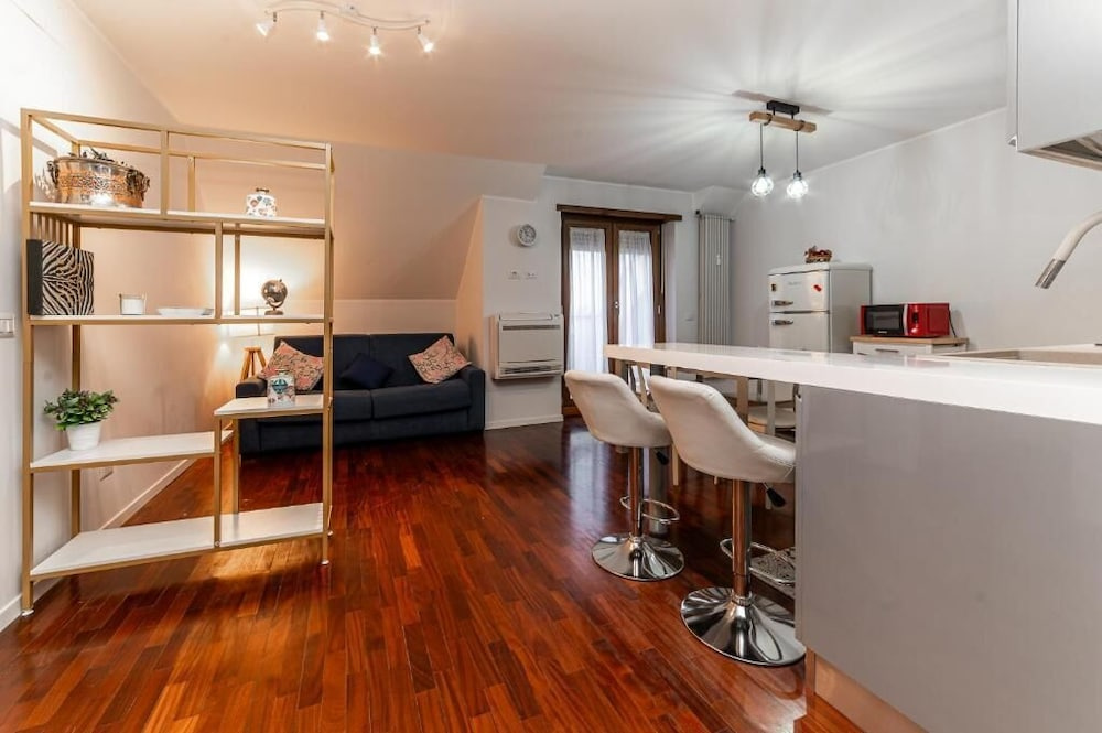 Elegant Penthouse - Metro Conca d'Oro
