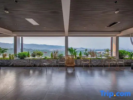 Mile Huquan Shuixiang Haofeng Wyndham Hot Spring Hotel