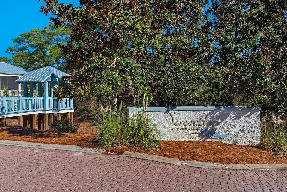 6-seater Golf Cart, Sleeps 16, Close to the Beach!
