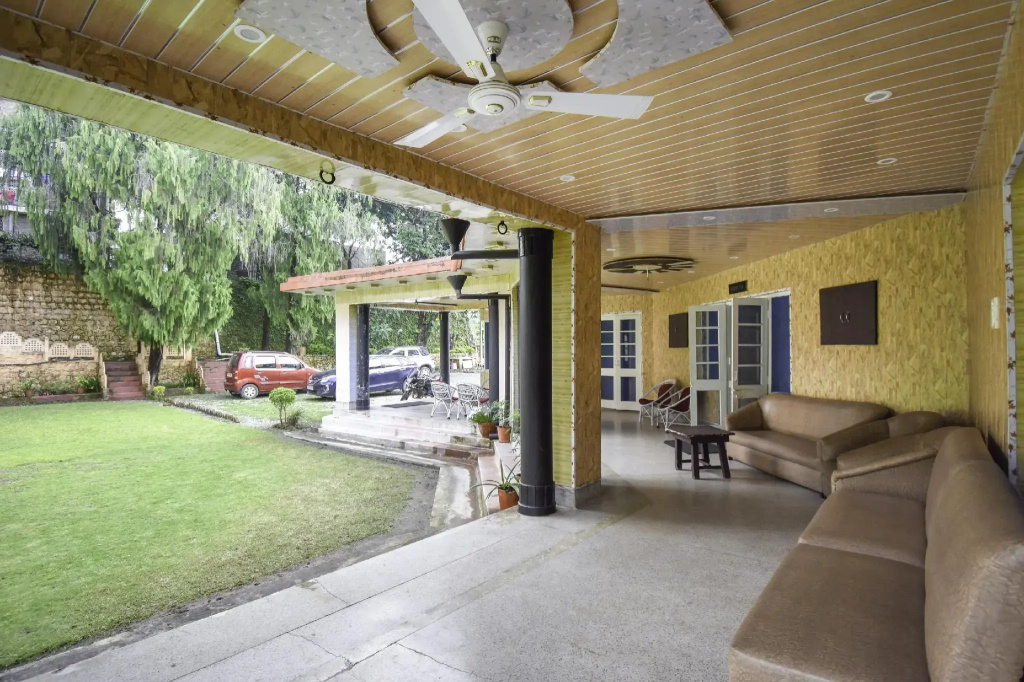 OYO 75830 Hotel Rajpur Resort