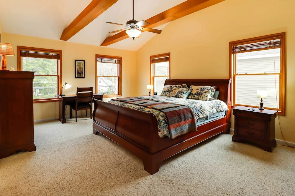 Lakefront Poconos Family Home w/ Pool Access