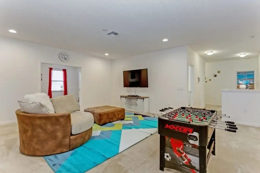 H6028 Beautiful 14 Bedroom Sleeps 30 Home