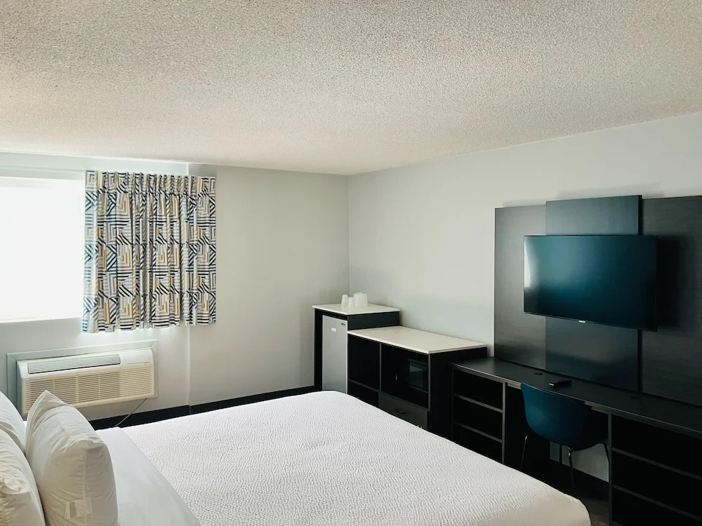 Studio 6 Suites Carson, CA