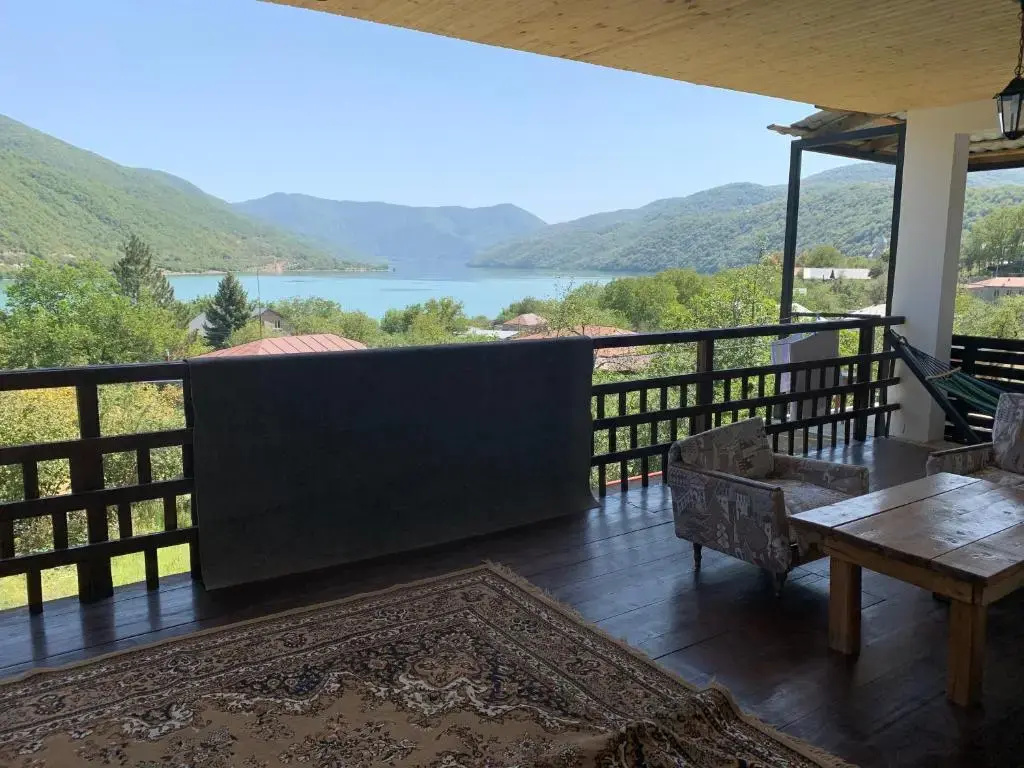 Panorama ananuri guest house