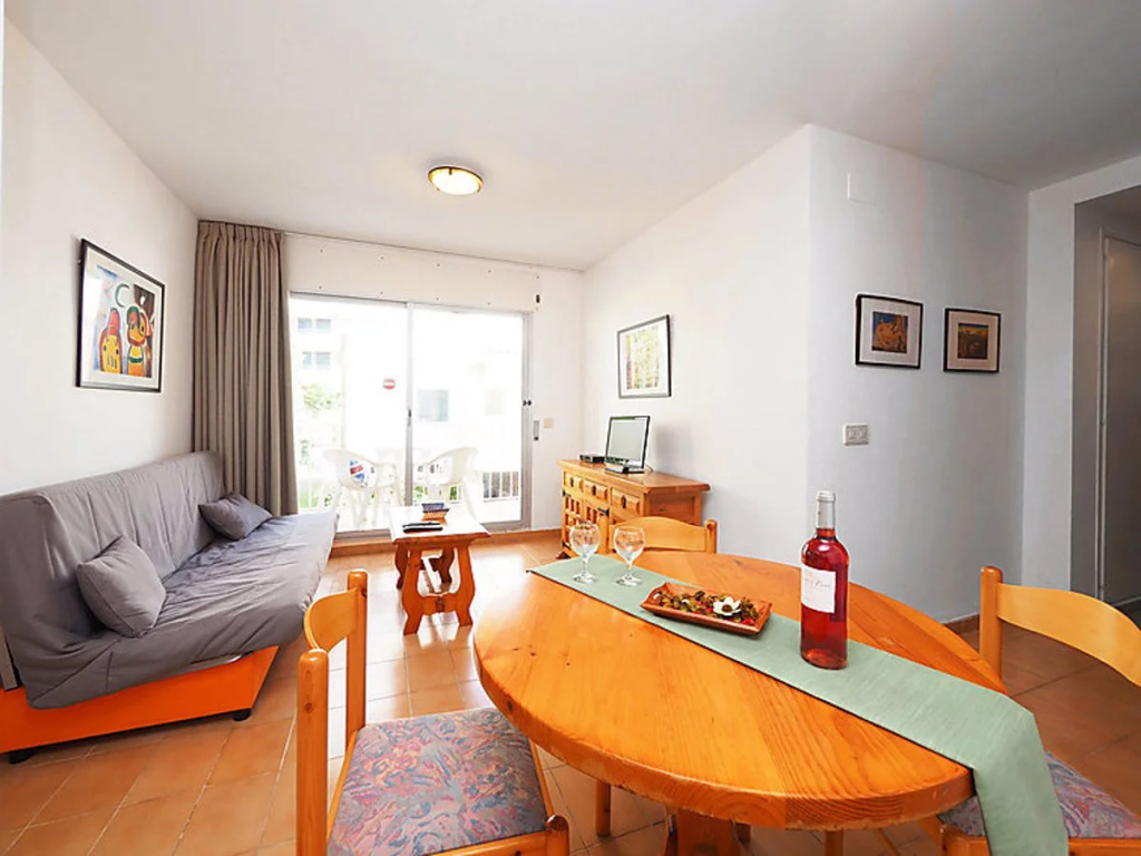 Apartment Mismar Roses 8270