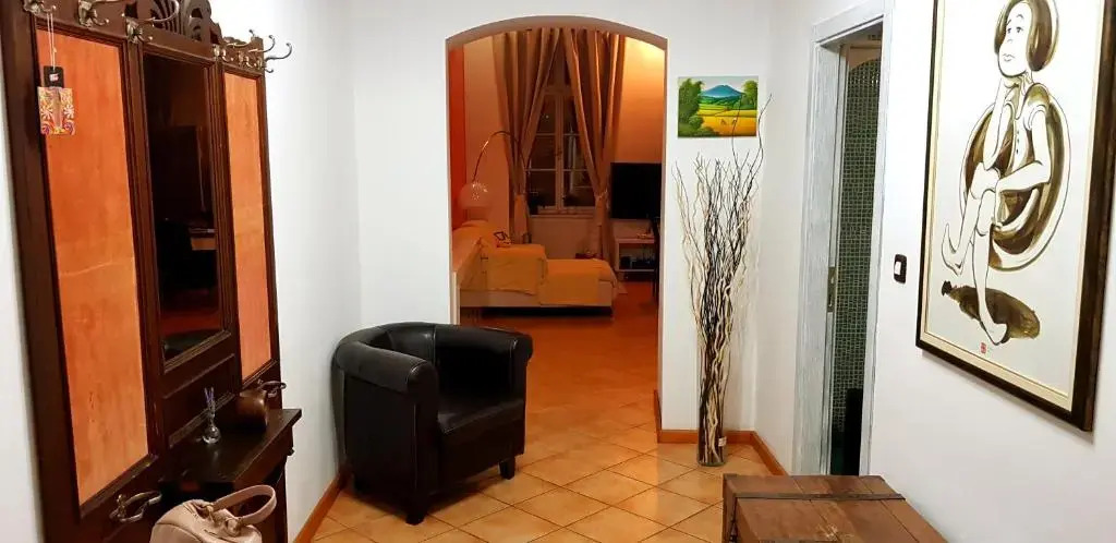 Old Square Apartments 3