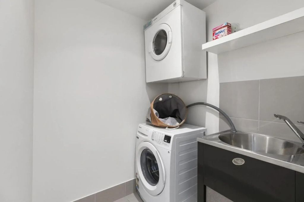 2 Nereus Easy Living in Great Location