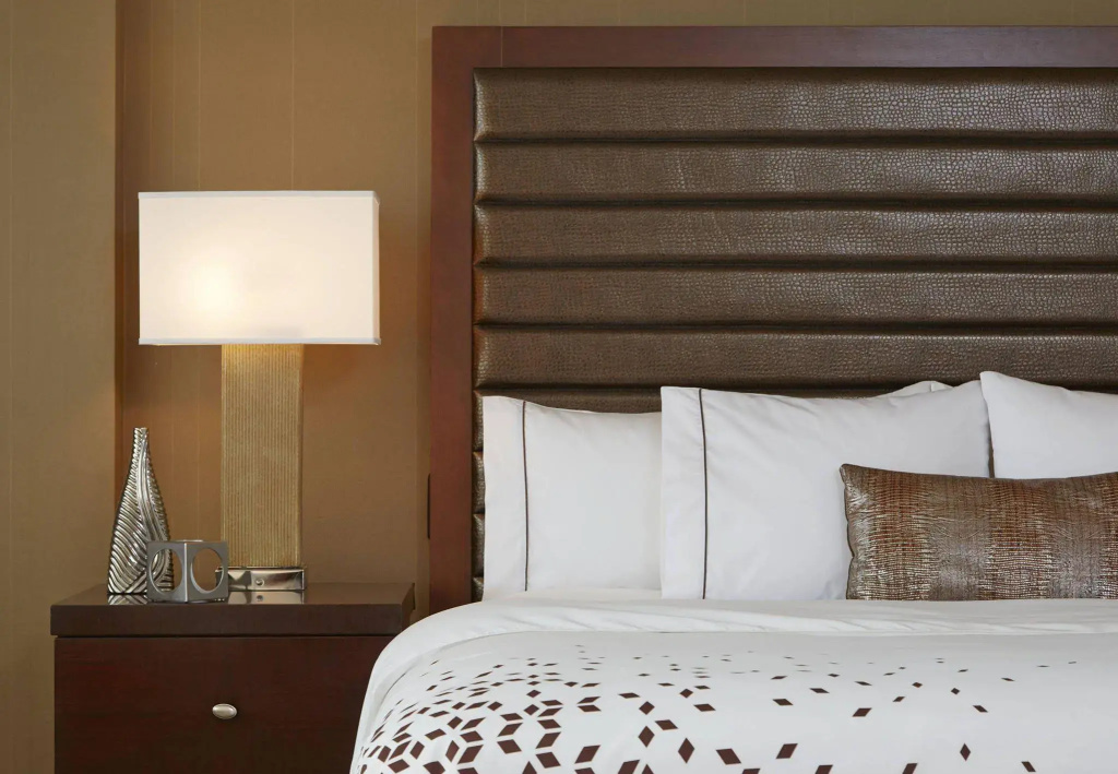 Renaissance St. Louis Airport Hotel