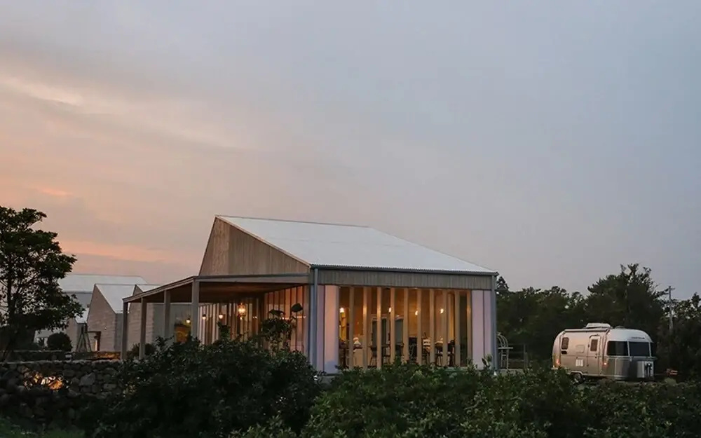 Seogwipo Changgo Pension
