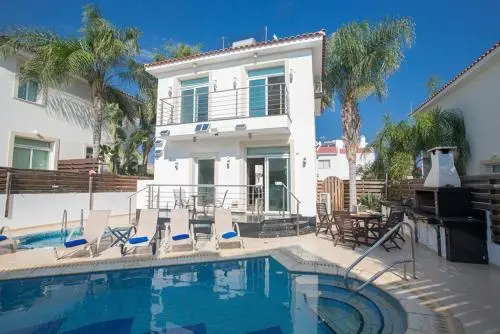 Beautiful 5 Star Holiday Villa in a Prime Location in Protaras, Book Early To Secure Your Dates, Protaras Villa 1269