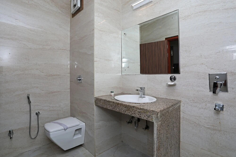 OYO 10343 Hotel Heera Foods