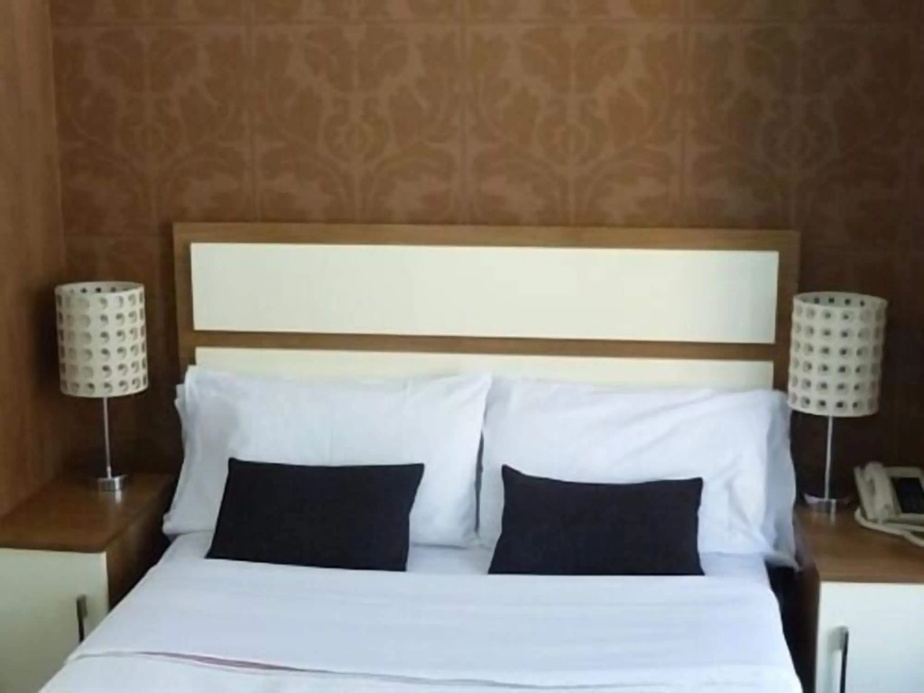 The White Lady Hotel