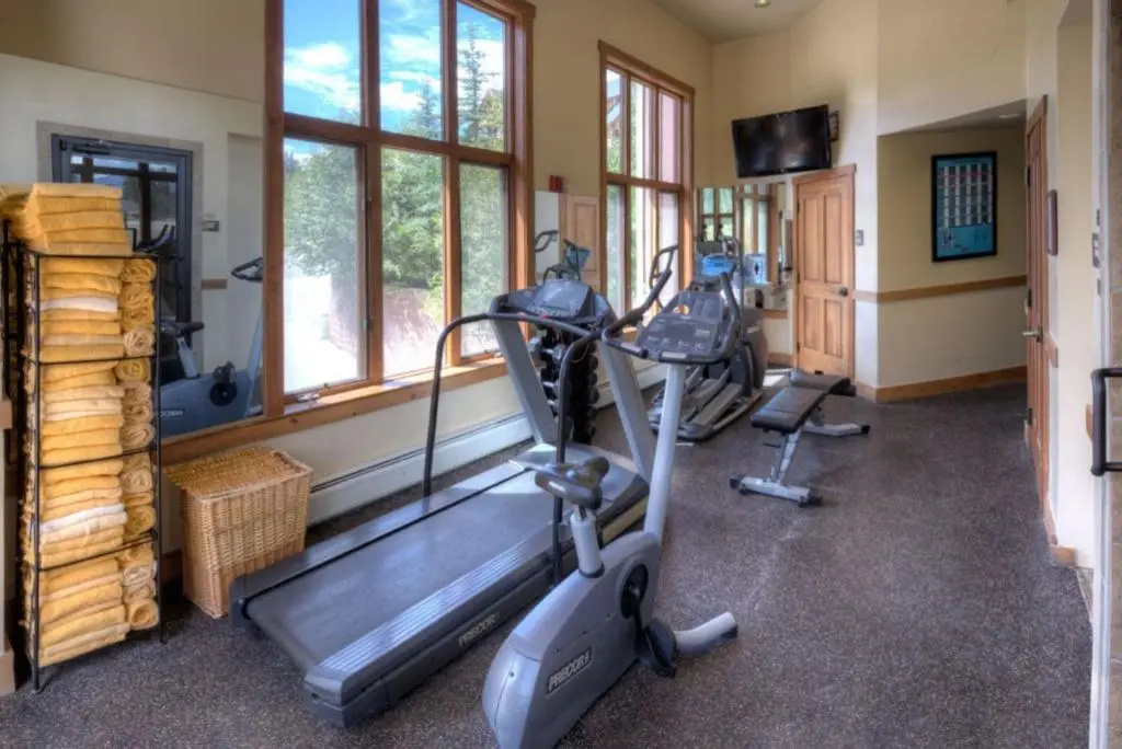 Red Hawk Lodge by Summit County Mountain Retreats
