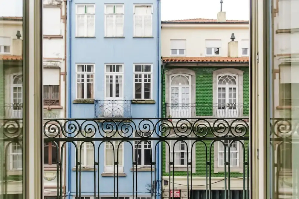 Liiiving - Alma D Oporto