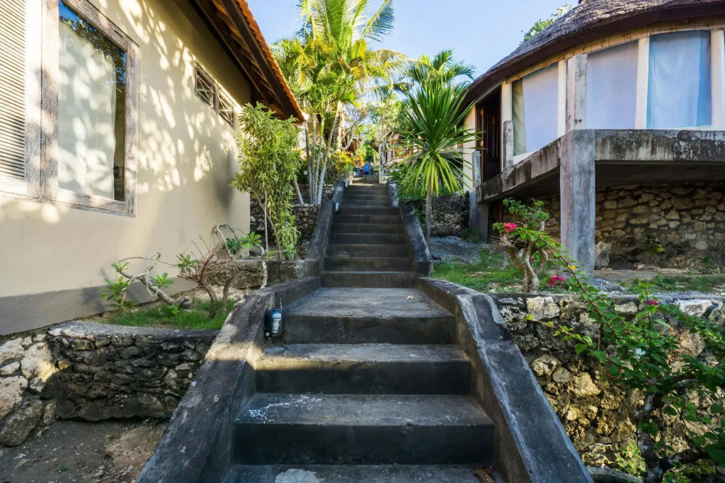 Ware Ware Surf Bungalow Lembongan