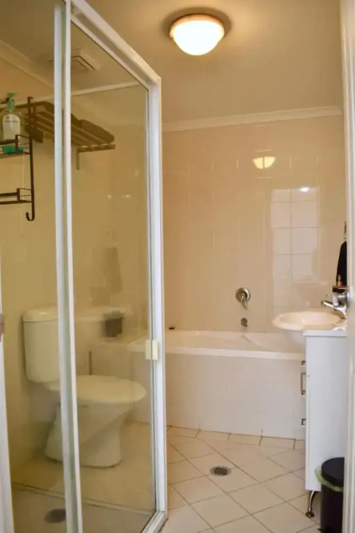 Quiet 1 Bedroom Flat in Concord