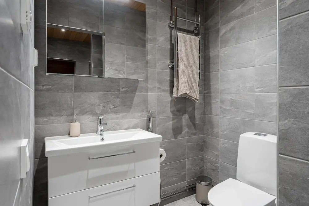 Main Square Renovated Apt, Sauna and Parking