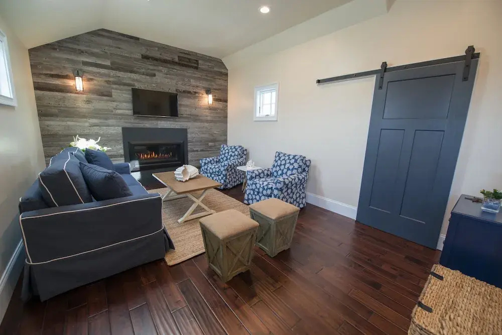 The Newport Lofts - 543 Thames Street