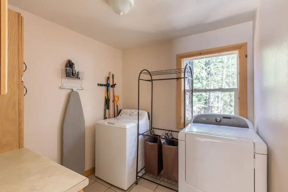 Sweet Pine by Avantstay Cozy Character Cottage in Tahoma