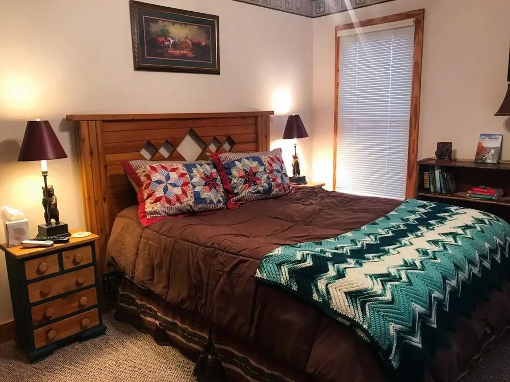 Mustang Haven-fireplace,spa Tub,hottub,pet-friendly 3 Bedroom Home