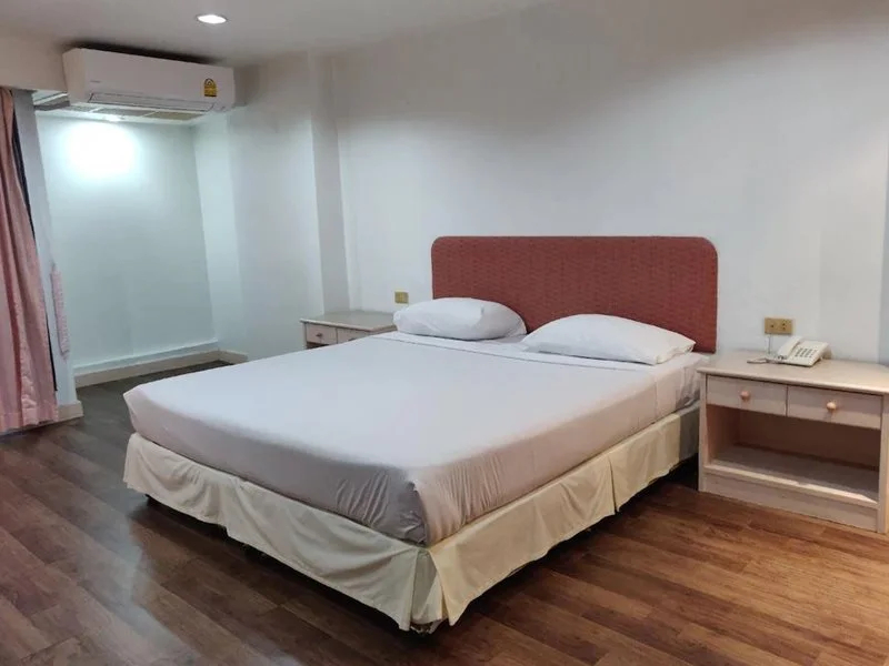 LEE PLACE HOTEL