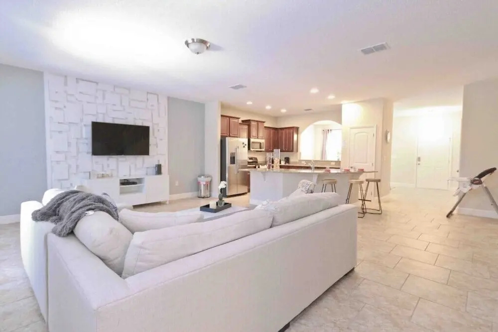 5361 Oakbourne Avenue 6 Bedroom Home