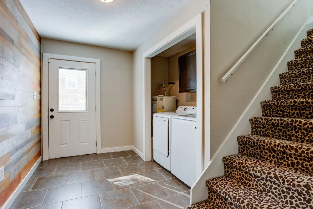 Chic Lawton Home, 5 Mins to Fort Sill