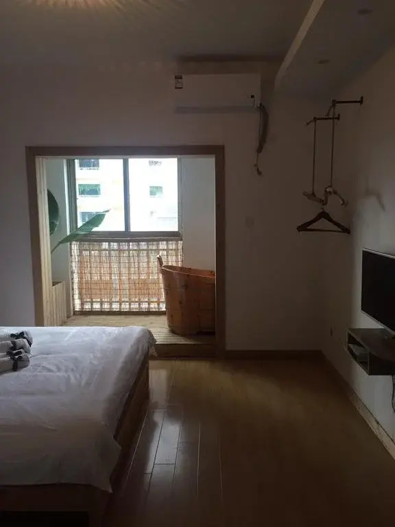 Jing Pu Plant Theme Hostel