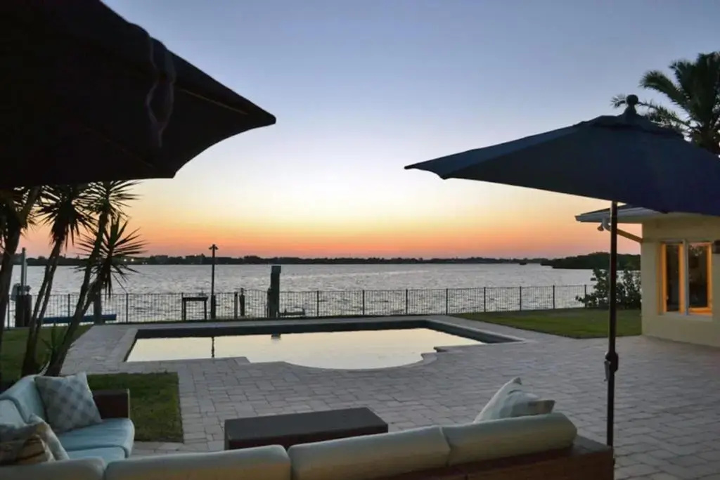 Sarasota - Dunmore 8730