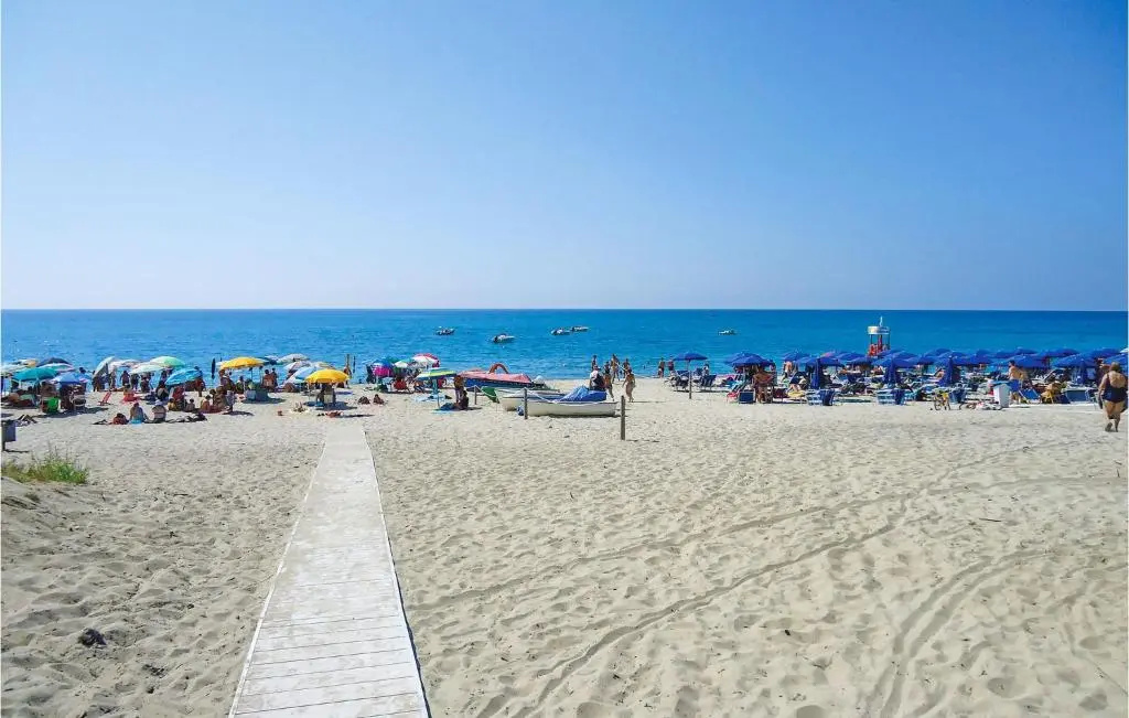 Amazing Apartment in Caulonia Marina With Indoor Swimming Pool, 2 Bedrooms and Outdoor Swimming Pool
