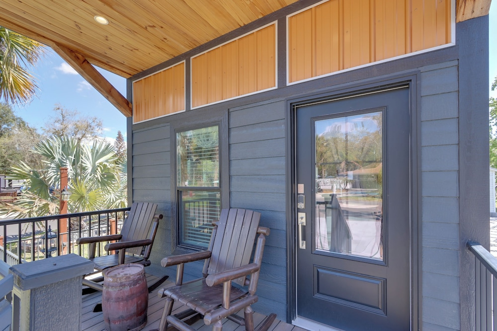 0.5 Mi to Rodeo & Events! River Ranch Tiny Home