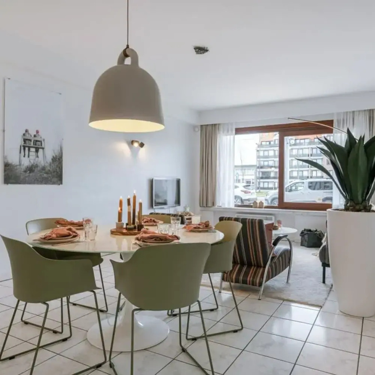 Boulevard Apartment Near the Beach