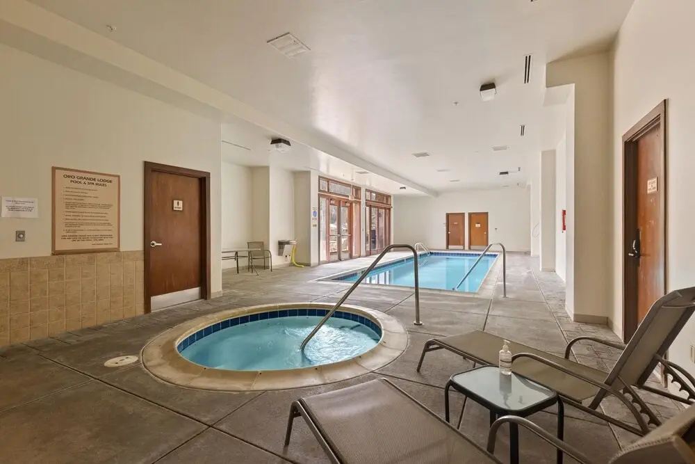212 Oro Grande 2 Bedroom Condo by Redawning