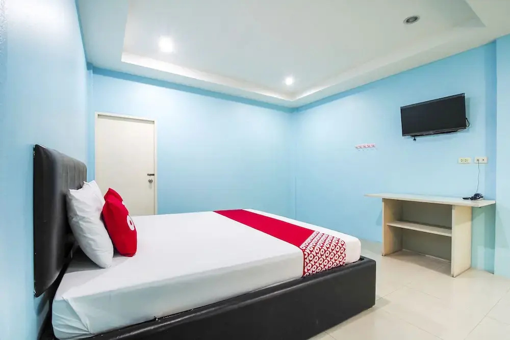 OYO 622 Sixsense Hotel (Vaccinated Staff)