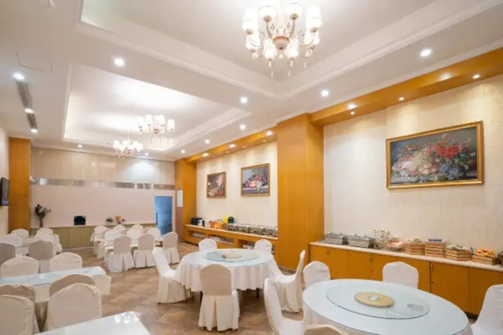 Vienna International Hotel (Tianmen Wanda Plaza Donghu Branch)