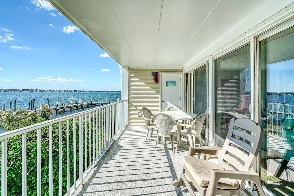 Thunder Island 139d 2 Bedroom Condo by RedAwning