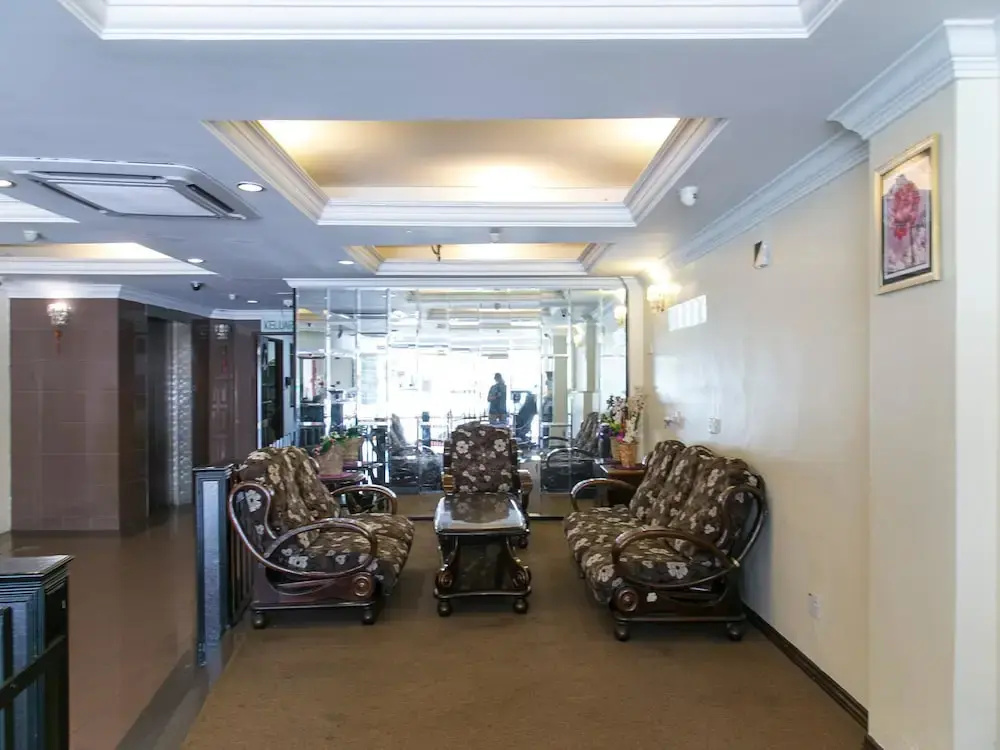 B Hotel