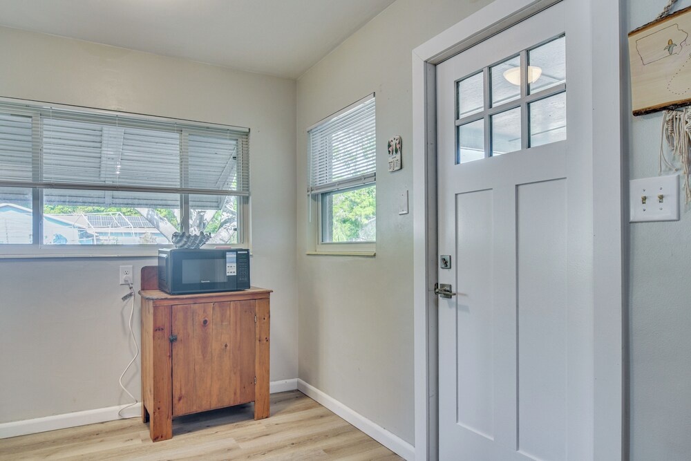 Tampa Bay Getaway w/ Patio & Yard, Pets Welcome