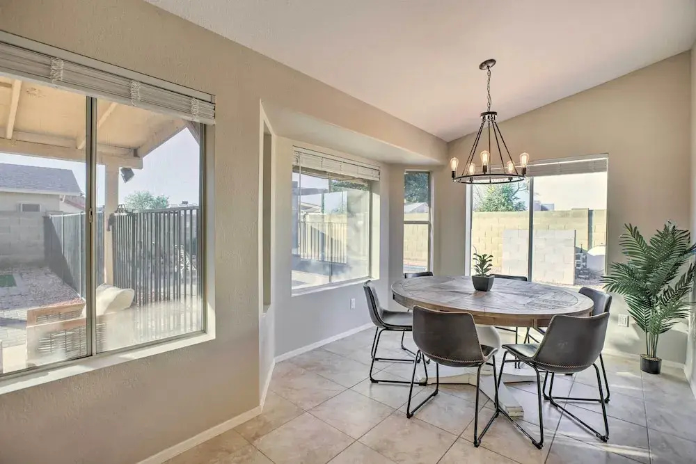 Glendale Escape w/ Pool ~ 1 Mi to Westgate!