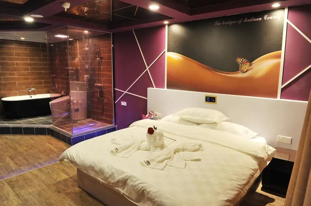 Eaka Hotel