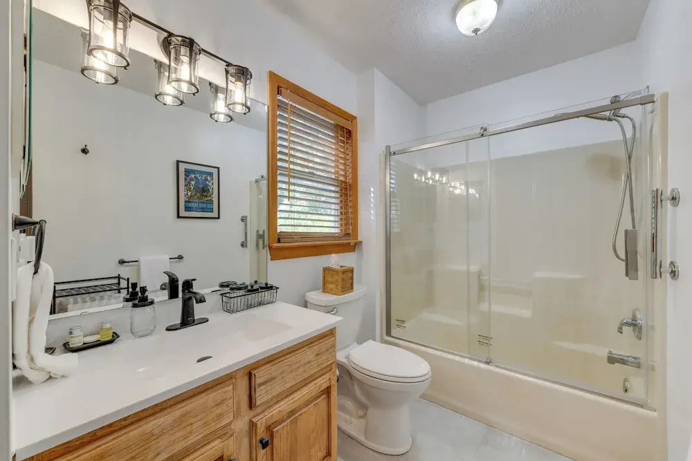 Pet-friendly Waynesville Retreat w/ Hot Tub!